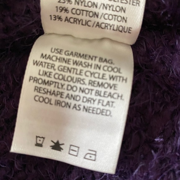 Kenneth Cole Reaction Women’s Sweater Size Medium - Picture 13 of 16